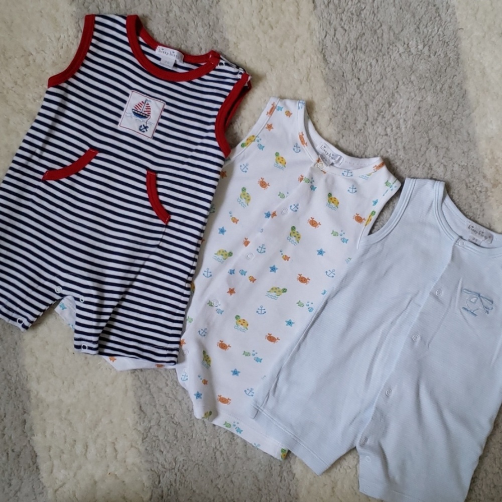 Kissy kissy onesies